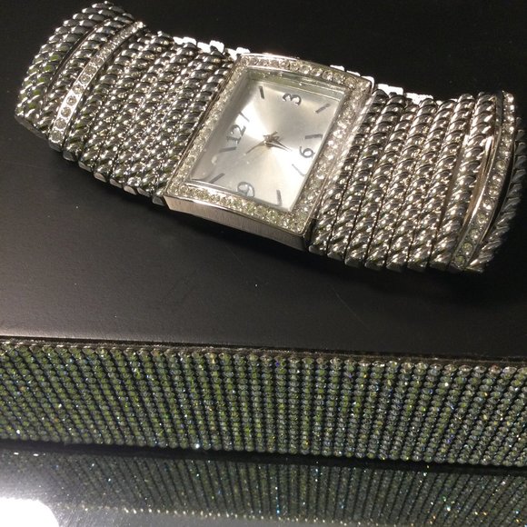 SILVER BRACELET WATCH WITH RHINESTONES - Picture 5 of 8